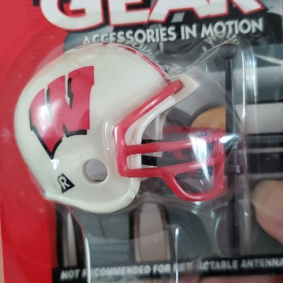 NWT Riddell Wisconsin Badgers Antenna Gear Football Helmet - Picture 4 of 6